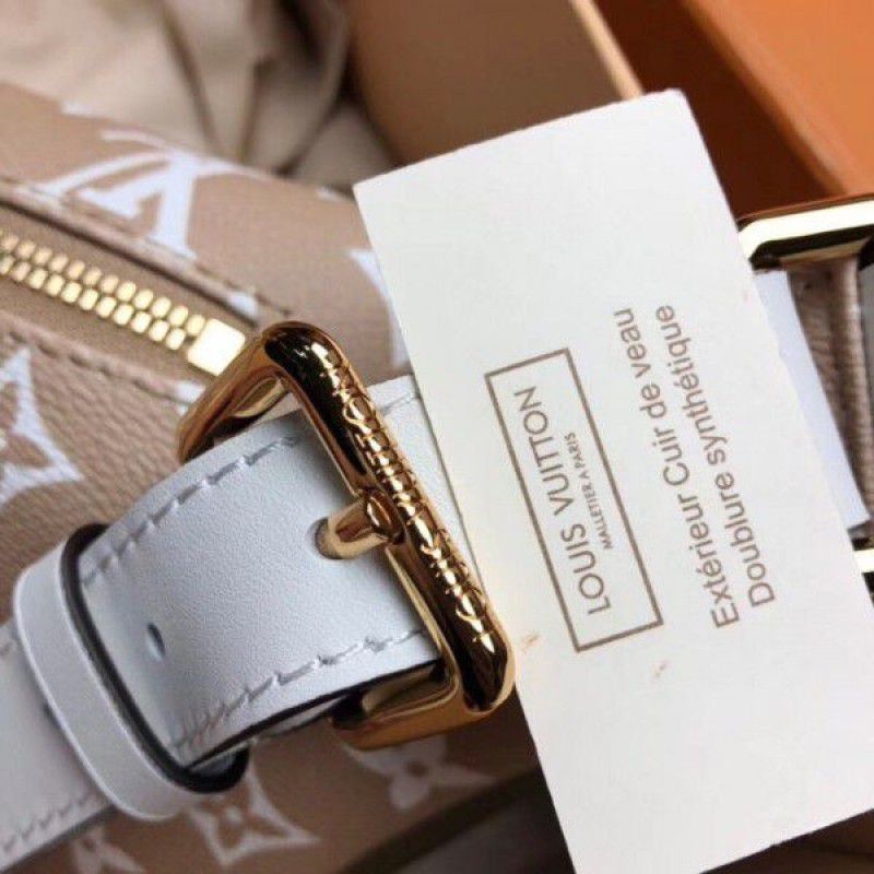 Bumbag Giant Monogram Canvas M44611