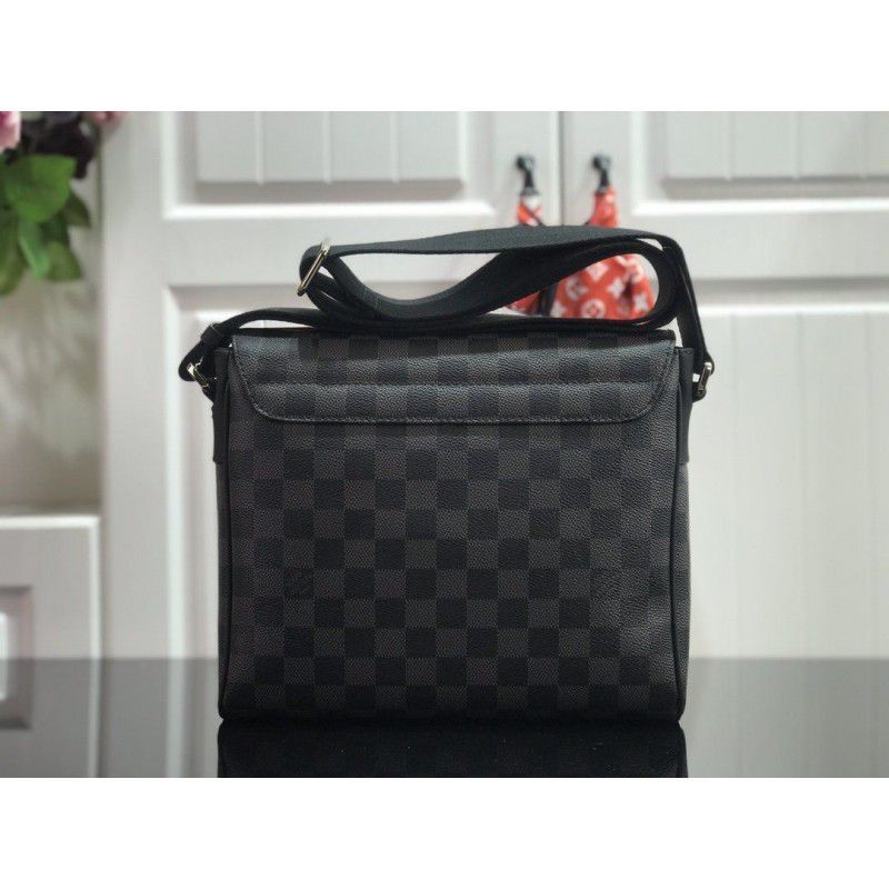 District PM Damier Graphite N40238