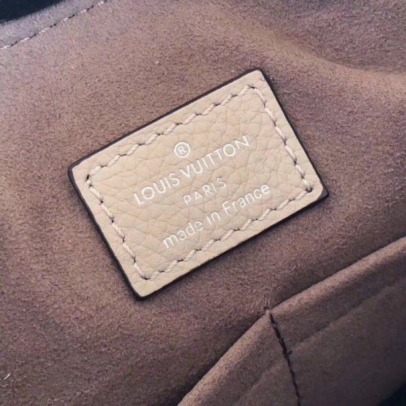 Galet Haumea Bag Mahina Leather M55031