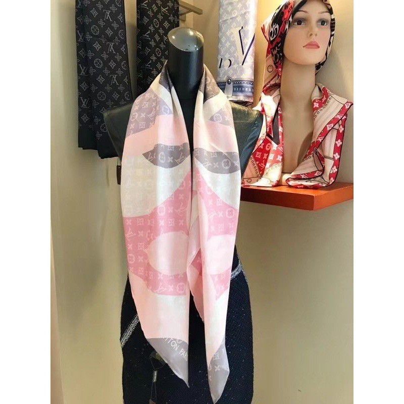 Kaleidogram Monogram Shawl M70666