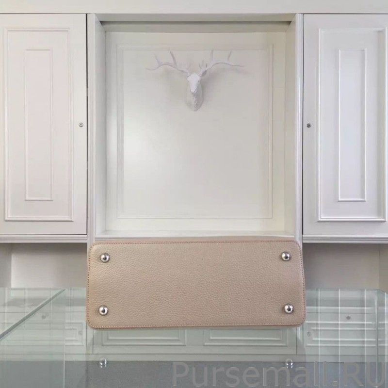 Grey Capucines MM M94674