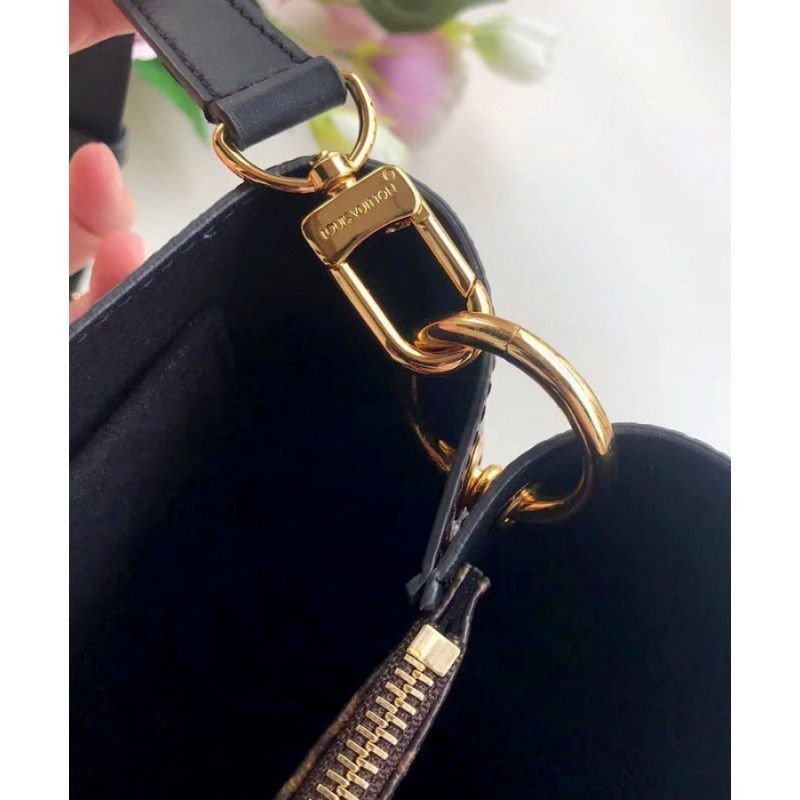 Flower Tote Monogram Canvas M43550 Black