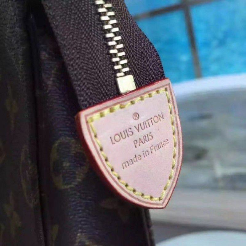 Toiletry Pouch 26 Monogram Canvas M47542