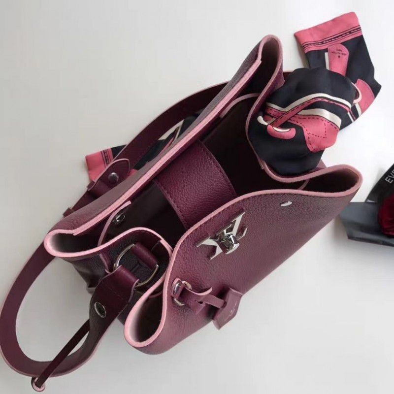Bordeaux Lockme Bucket Bag M54680