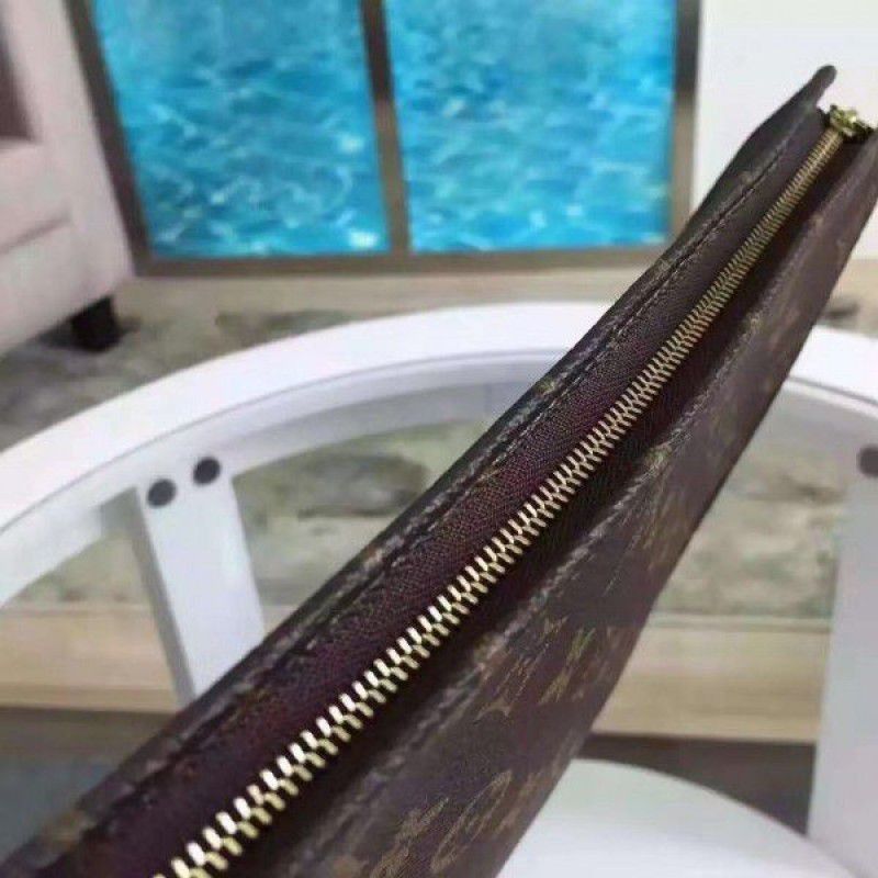 Toiletry Pouch 26 Monogram Canvas M47542