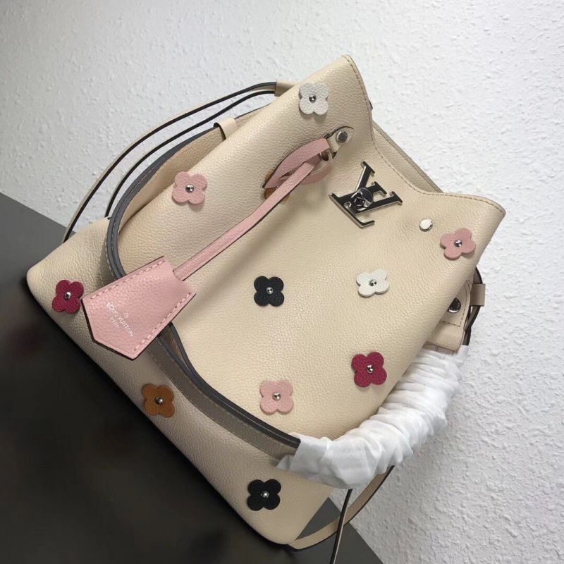 Lockme Bucket Monogram Flower Bag M53081