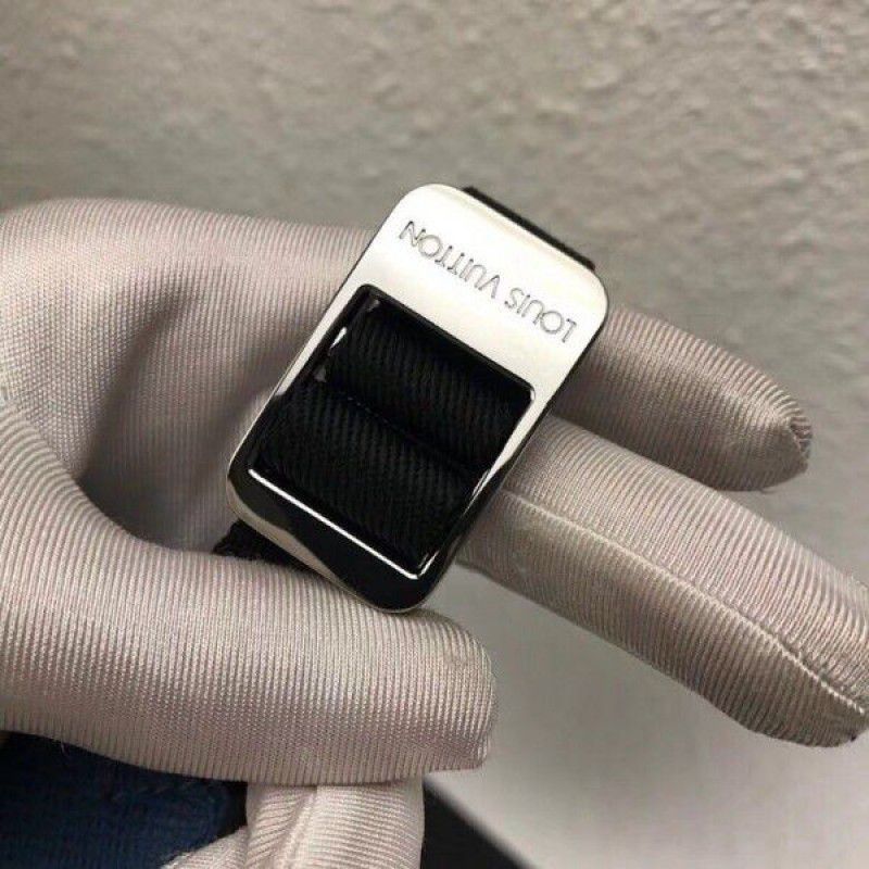 Outdoor Messenger PM Bag Taiga Leather M33437