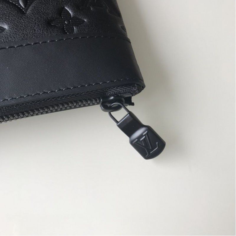 Discovery Pochette Monogram Shadow M62903