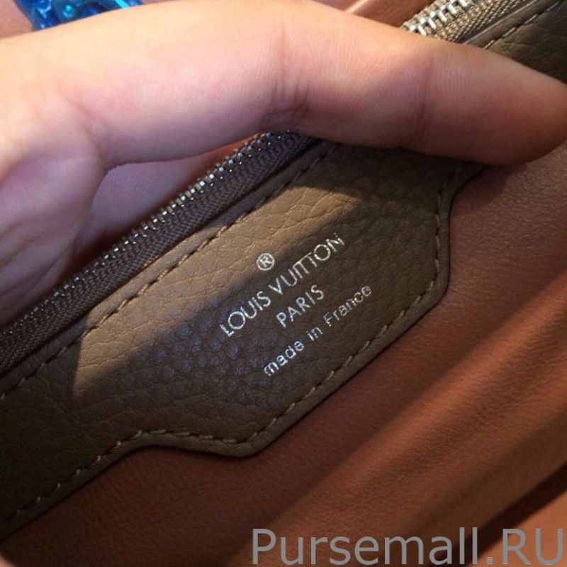 Taupe Capucines MM M94410