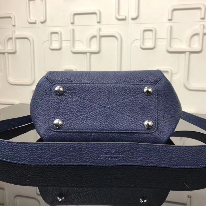 Babylone Chain BB Mahina Leather M54838