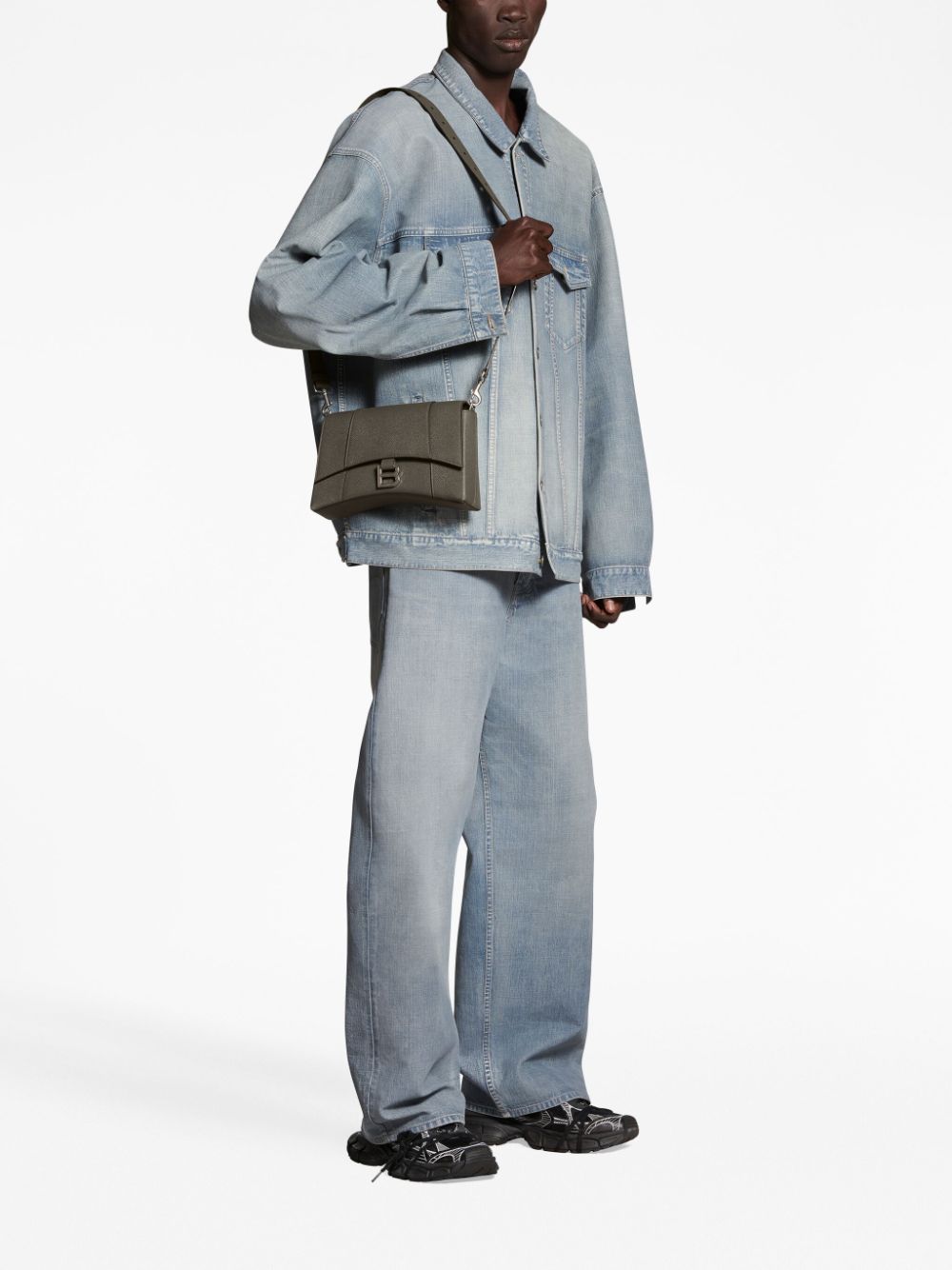 Ba*len*cia*ga downtown xs crossbody bag