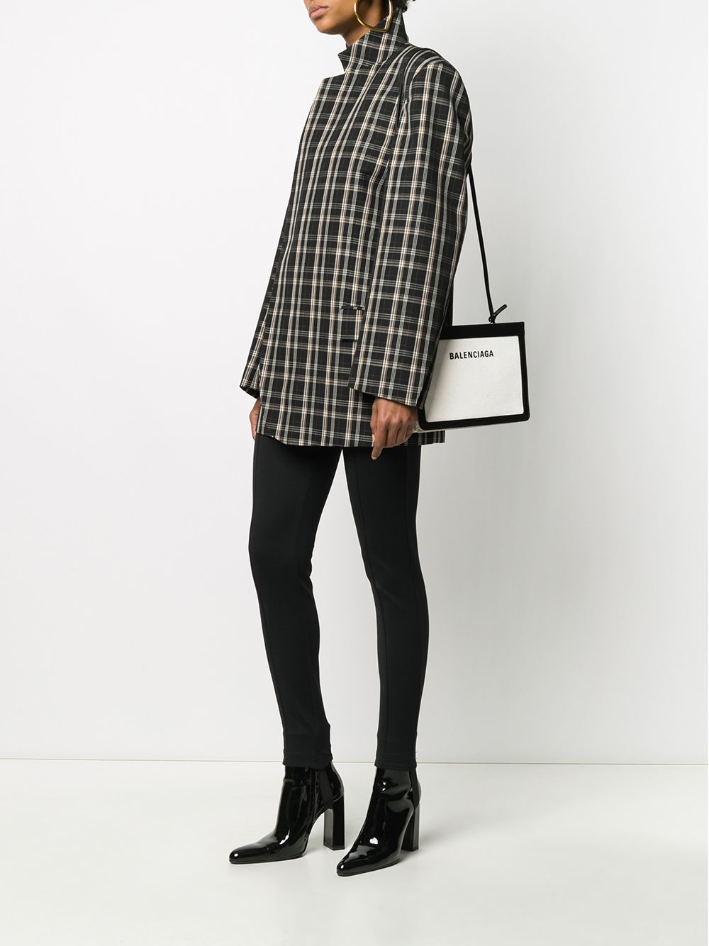 Ba*len*cia*ga aj clutch