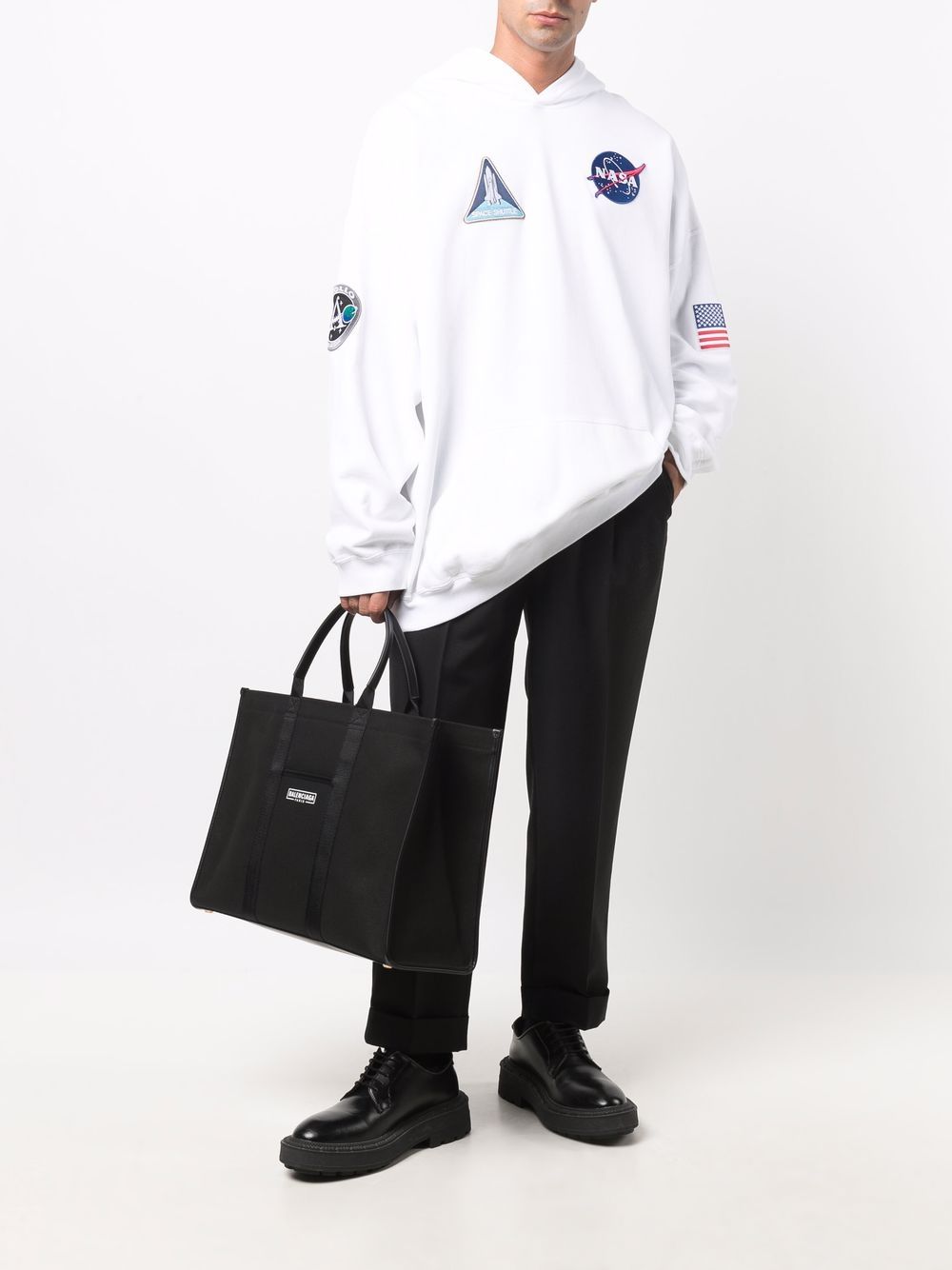 Ba*len*cia*ga logo-patch organic cotton tote