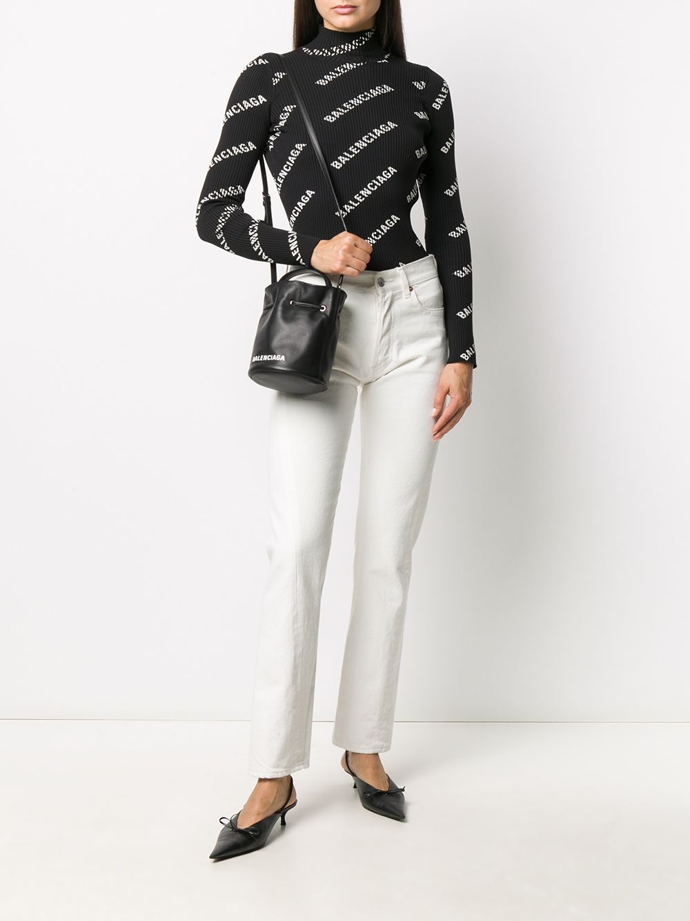 Ba*len*cia*ga everyday xs bucket bag