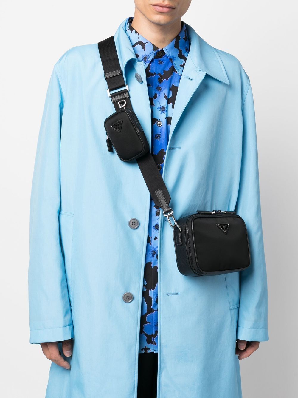 Pra*a triangle-logo brique messenger bag