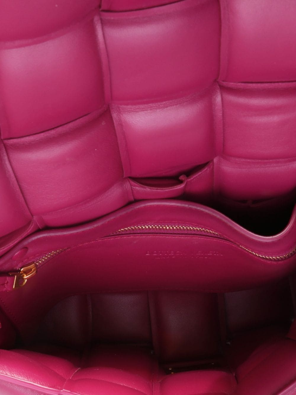 Bo*te*ga ve*ne*ta 2021 padded cassette shoulder bag