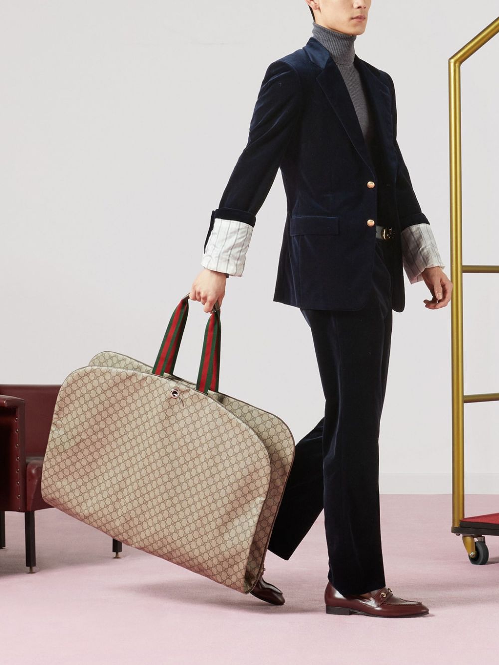 g*u*i gg S*p*e garment bag