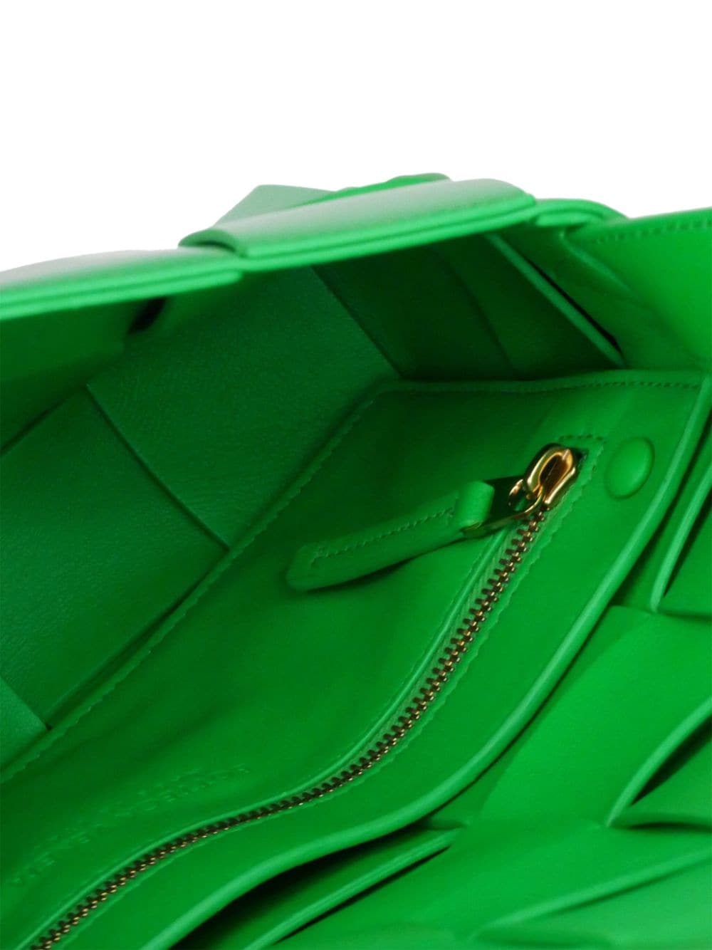 Bo*te*ga ve*ne*ta cassette shoulder bag