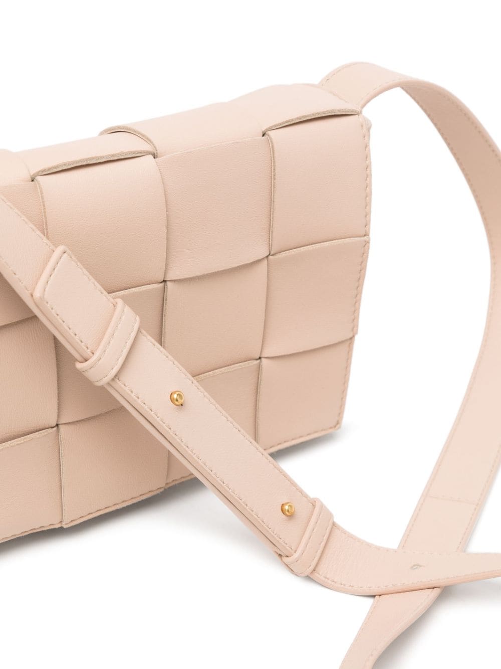 Bo*te*ga ve*ne*ta   maxi intrecciato cassete crossbody bag