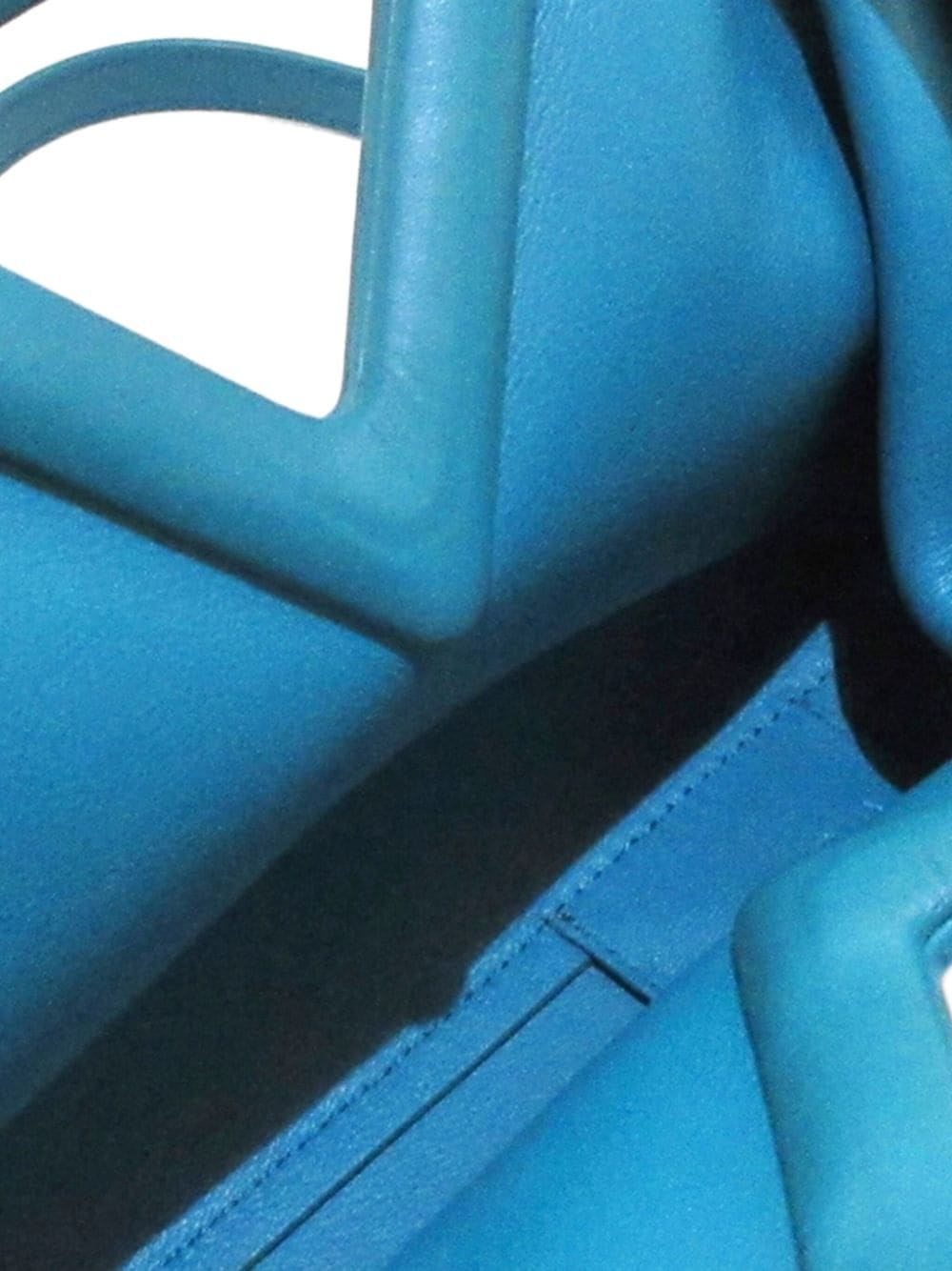 Bo*te*ga ve*ne*ta point leather crossbody bag