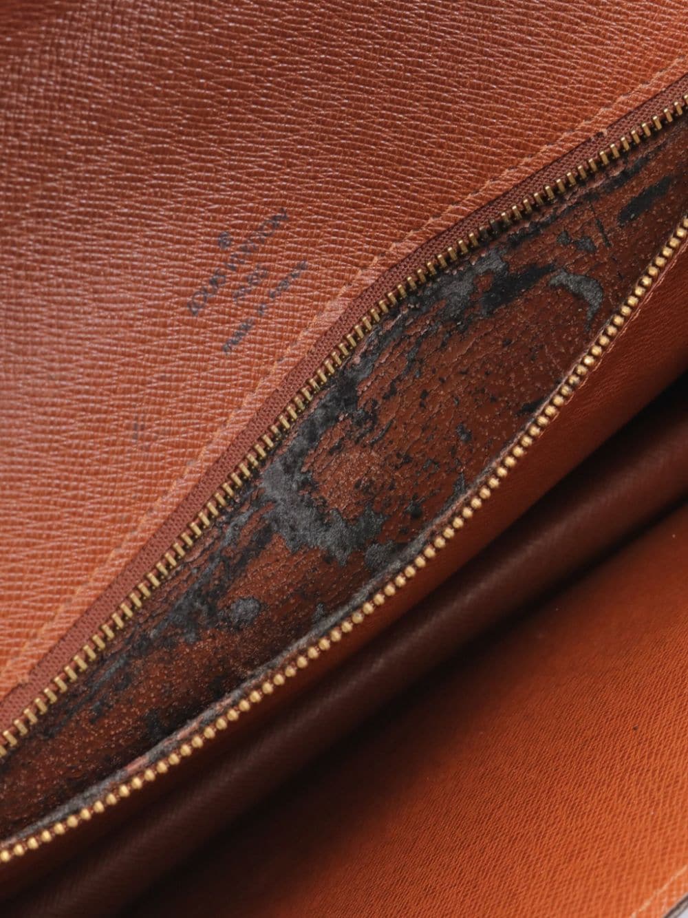 l**is V*t*n 1994 pre-owned monceau tote bag