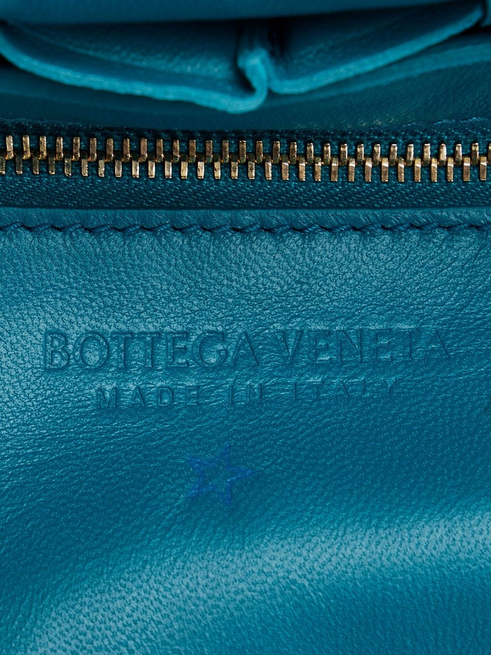 Bo*te*ga ve*ne*ta padded cassette chain two-way bag