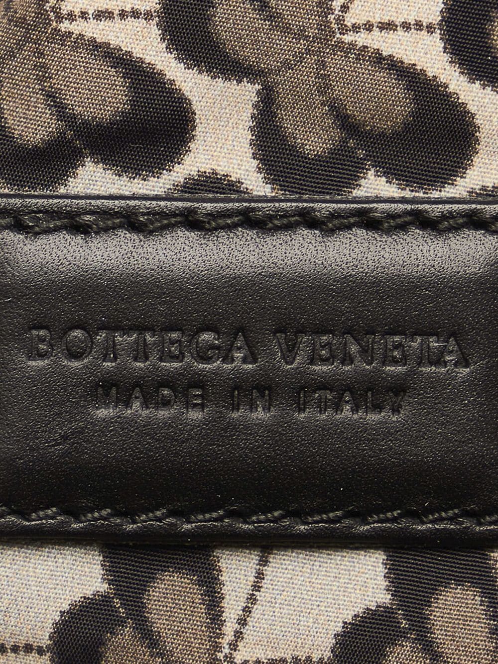 Bo*te*ga ve*ne*ta intrecciato zipped clutch