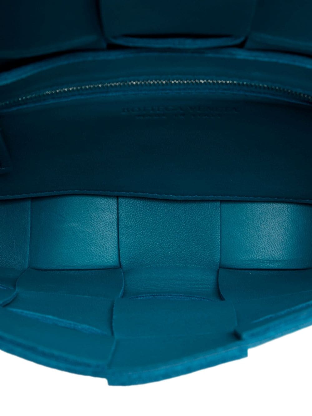 Bo*te*ga ve*ne*ta   maxi intrecciato cassette shoulder bag