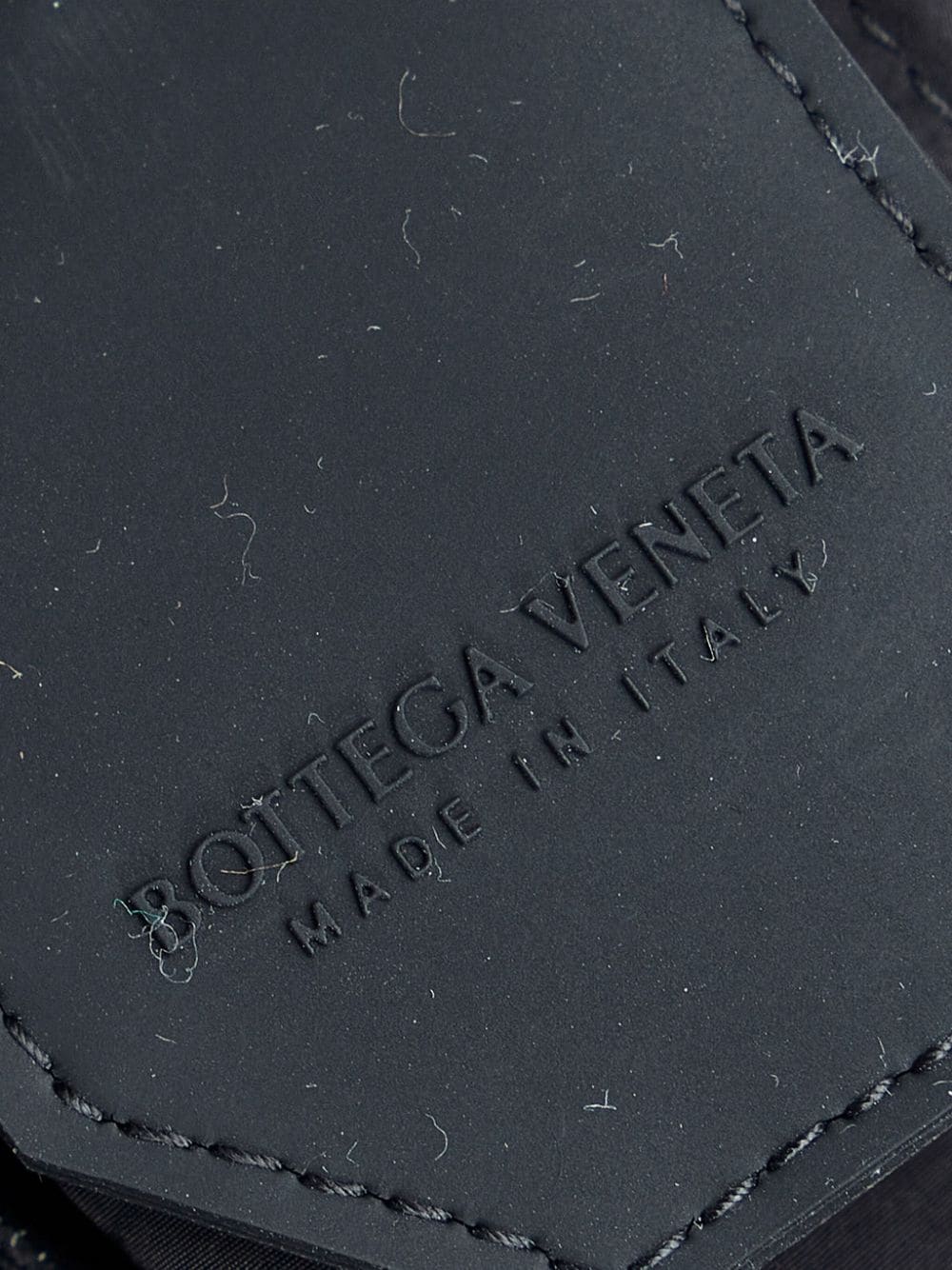 Bo*te*ga ve*ne*ta maxi intrecciato cassette shoulder bag