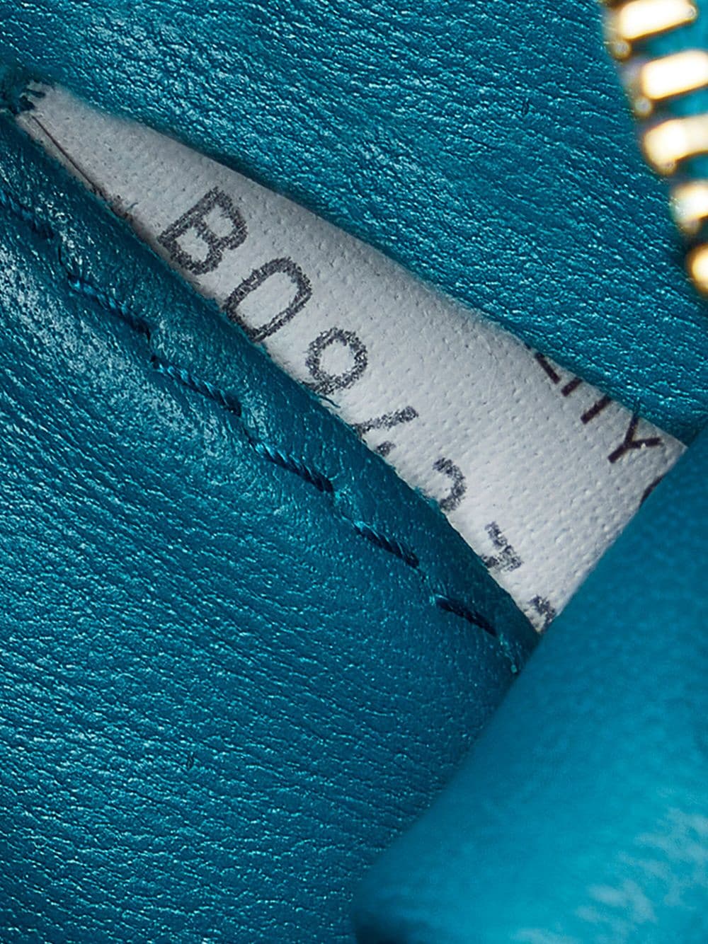 Bo*te*ga ve*ne*ta padded cassette chain two-way bag