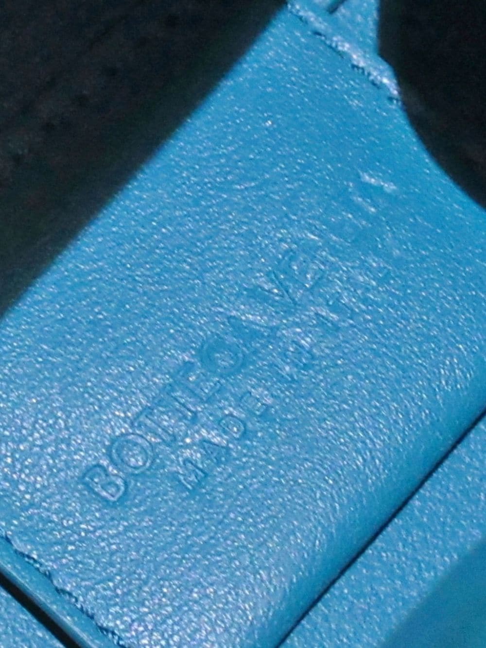 Bo*te*ga ve*ne*ta point leather crossbody bag