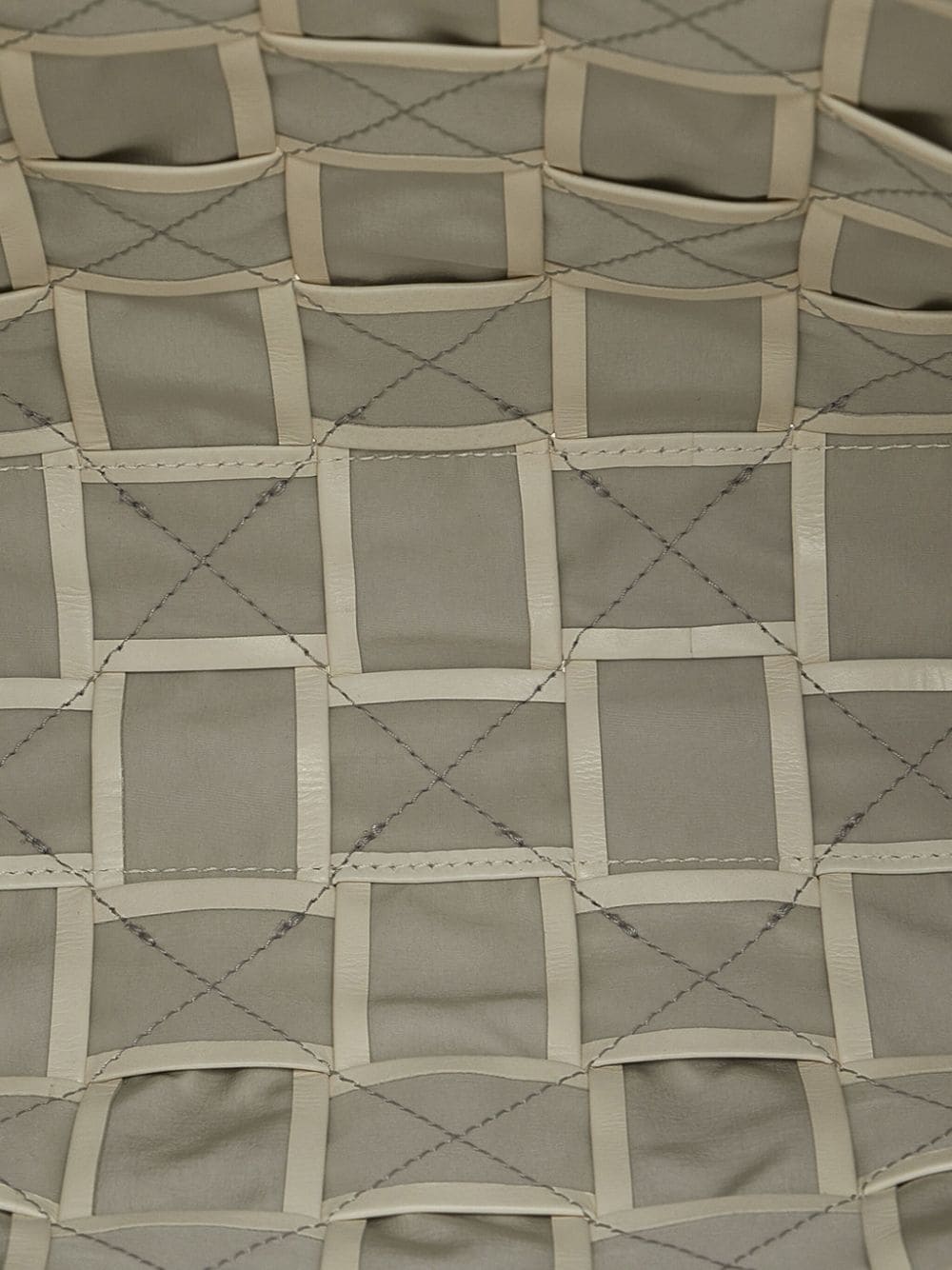 Bo*te*ga ve*ne*ta 2012-2023 cassette tote bag