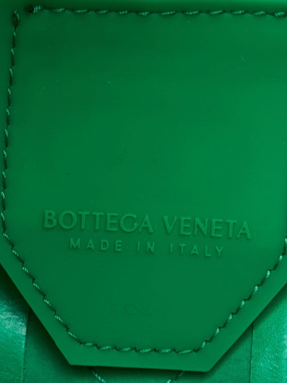 Bo*te*ga ve*ne*ta 2019-2023 maxi cassette crossbody bag