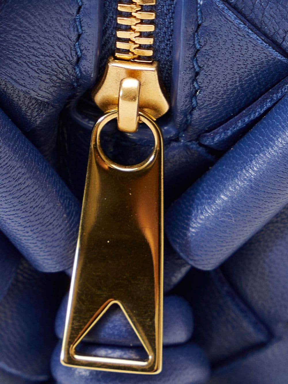 Bo*te*ga ve*ne*ta mini intrecciato loop shoulder bag