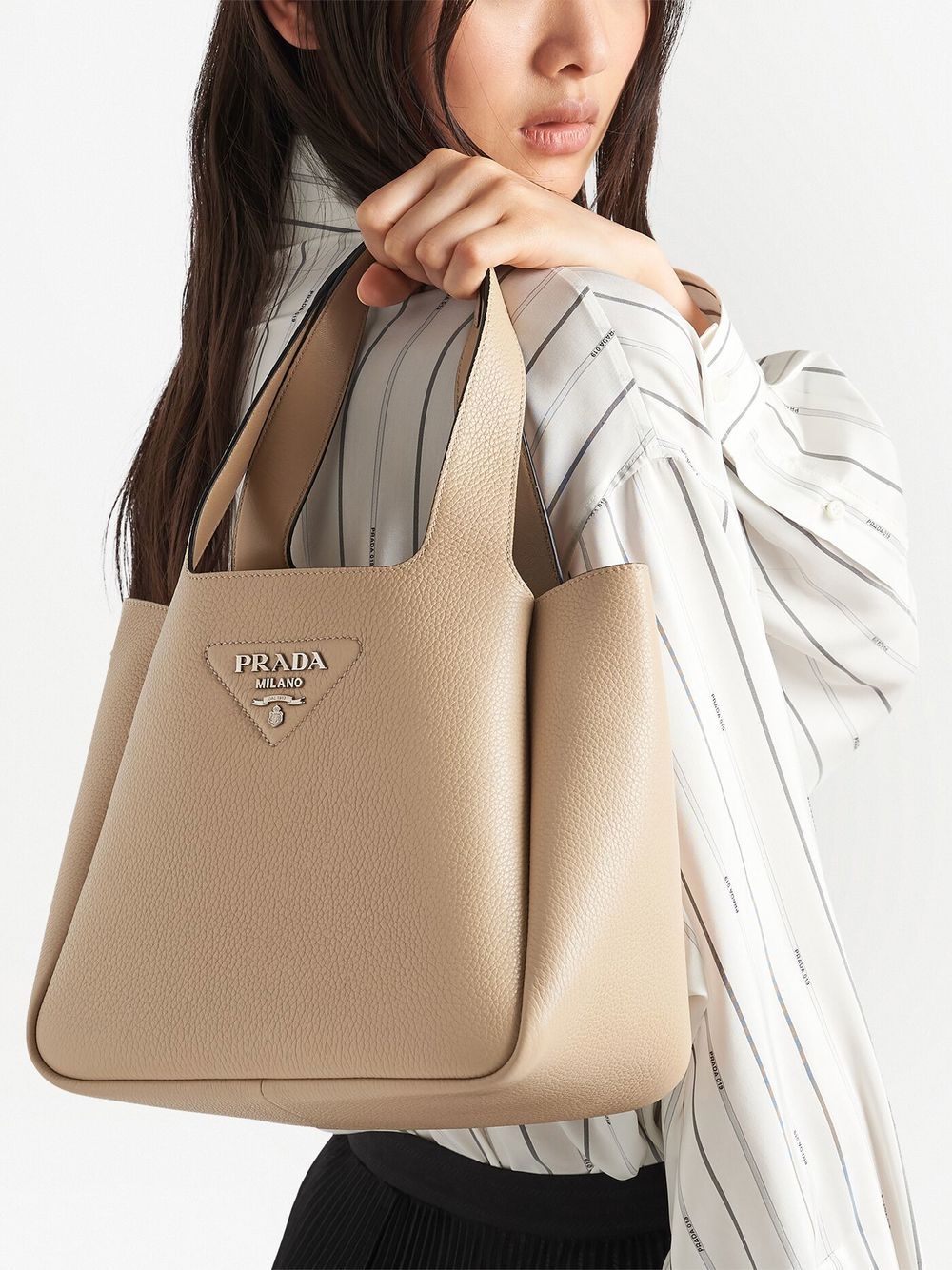 Pra*a logo plaque tote bag