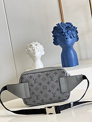 LV OUTDOOR BUMBAG M30245
