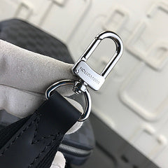 l**is V*t*n n41719 avenue sling bag