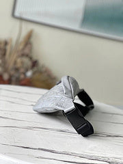 lv DISCOVERY BUMBAG M46108